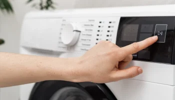 Ovo je skriveno dugme na vašoj veš mašini koje aktivira režim samočišćenja za dve sekunde