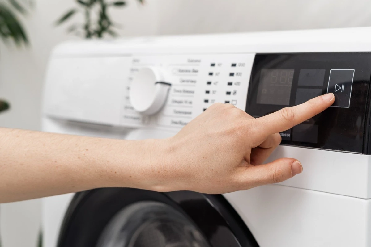 Ovo je skriveno dugme na vašoj veš mašini koje aktivira režim samočišćenja za dve sekunde