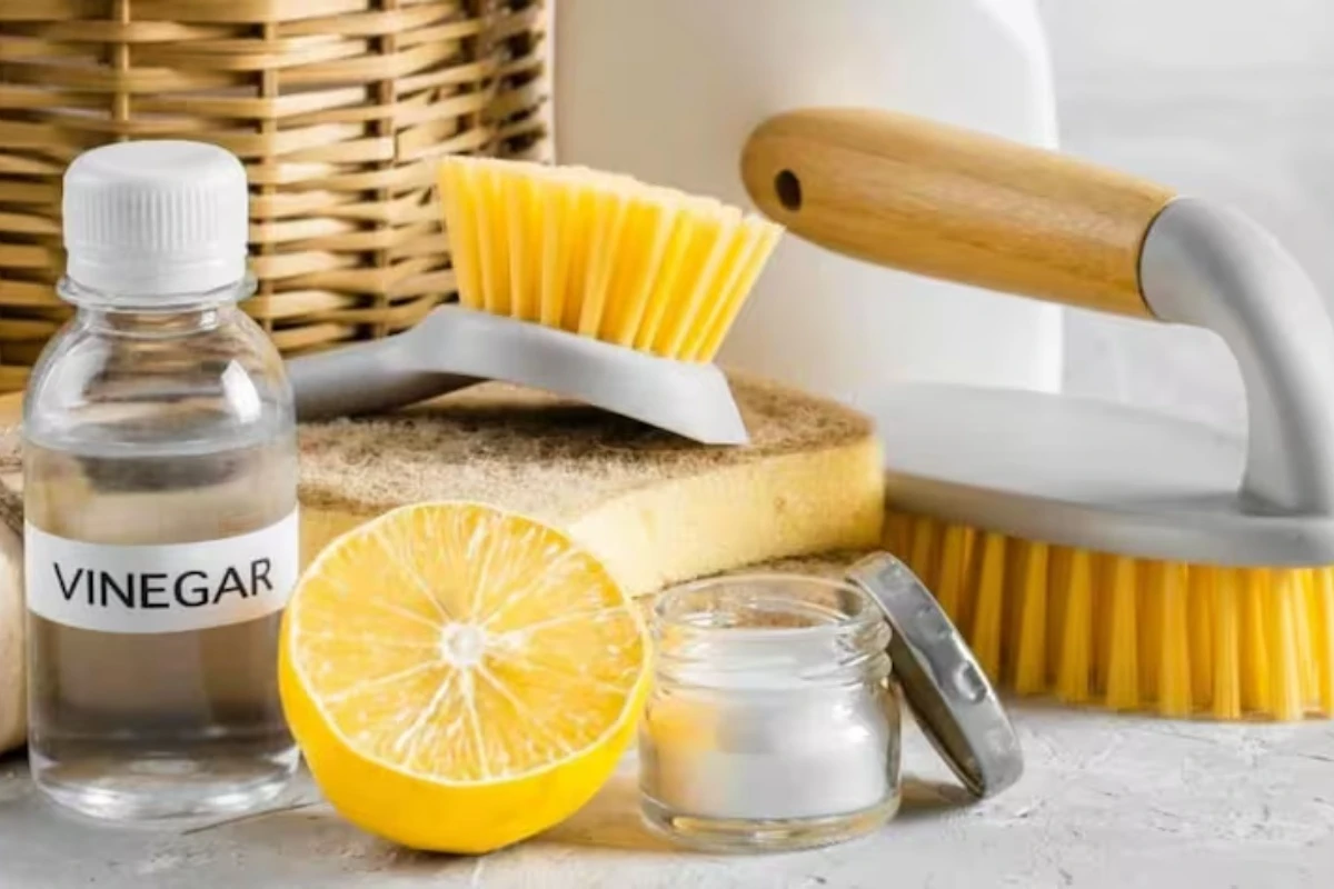 Sipanje belog sirćeta u slivnike: Koji je razlog i kada to treba raditi – image 1