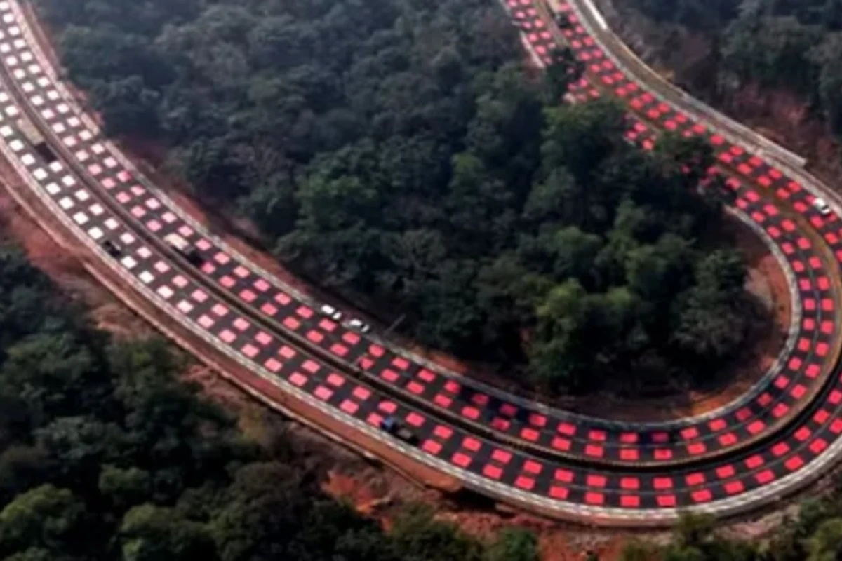 Ovo je prvi crveni put na svetu: gde se nalazi i kako funkcioniše – image 1