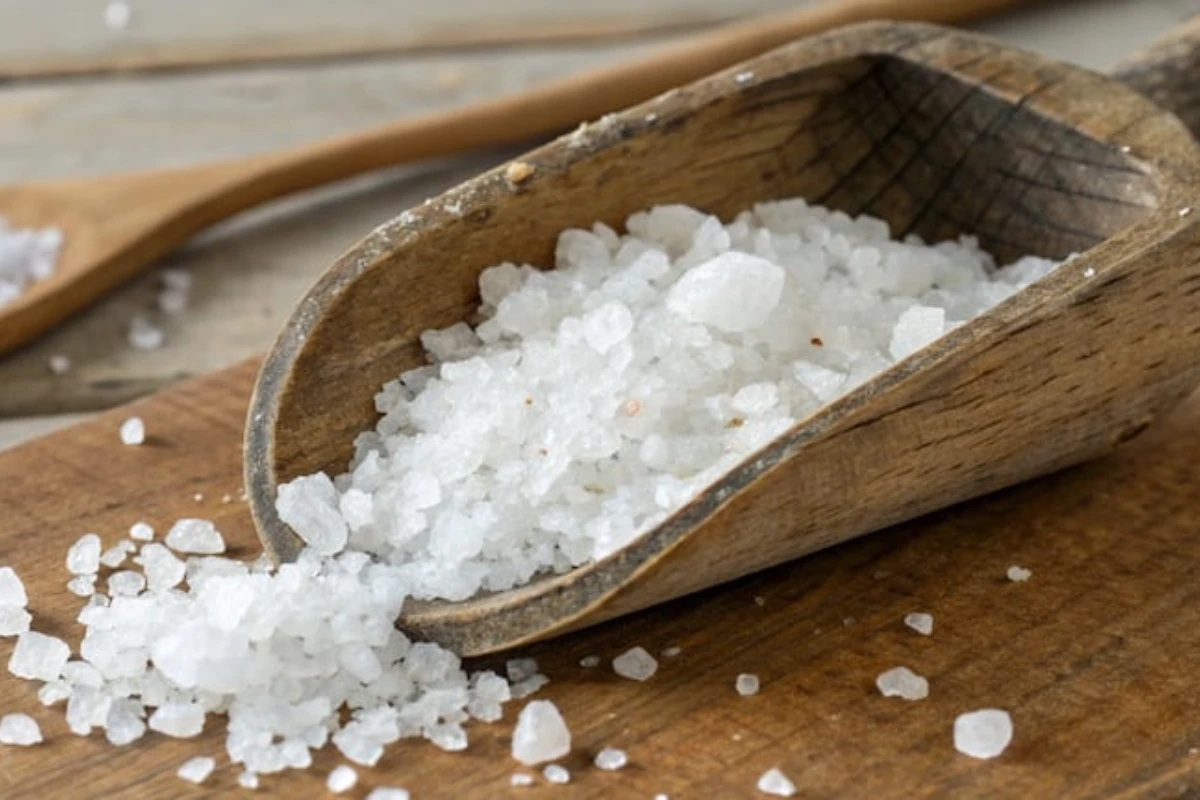 Zašto Feng Shui preporučuje da ostavite teglu sa krupnom solju pored kreveta tokom noći – image 1